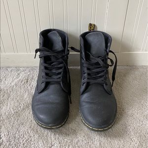 Doc Marten Shoreditch Boot Matte Black Leather